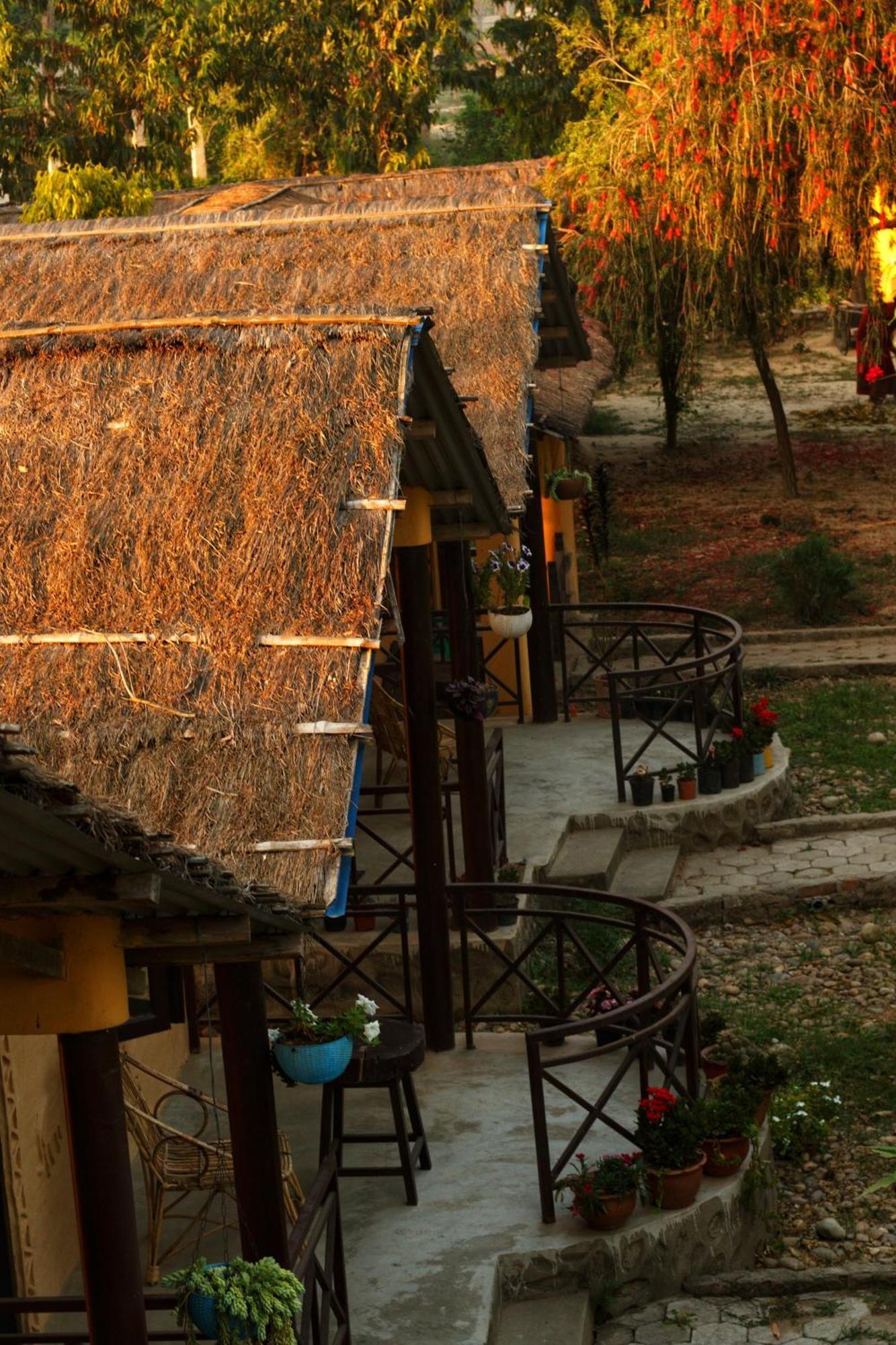 Mr. B'S Place Bardiya Kültér fotó