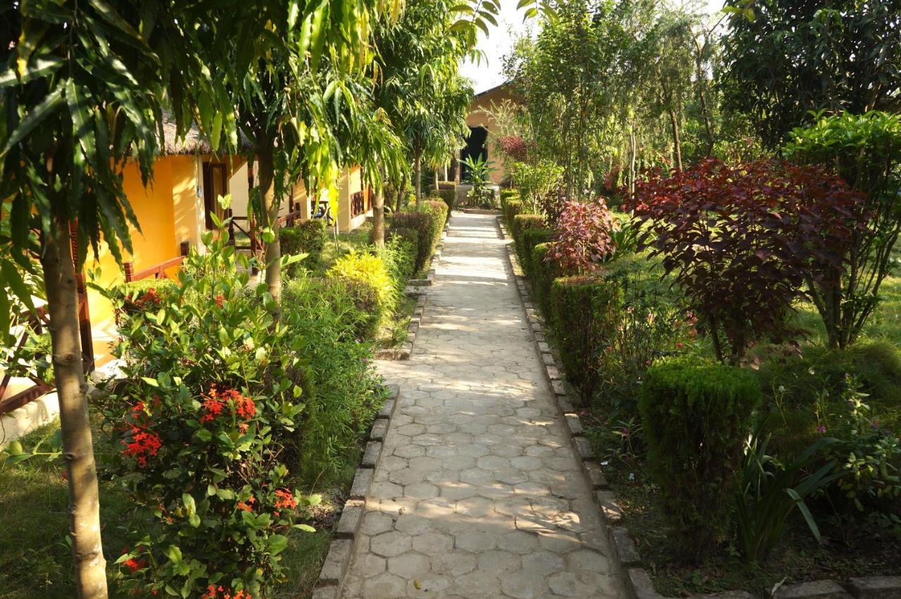 Mr. B'S Place Bardiya Kültér fotó